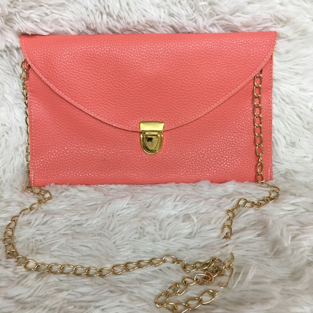 NWOT. Envelope purse with  gold Chain